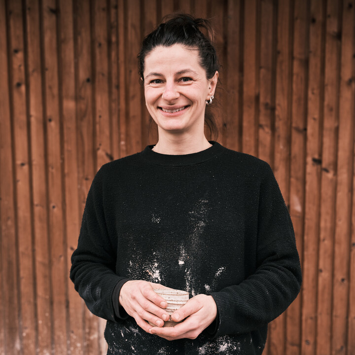 Sarah Delesie in haar atelier, foto door Josefien Tondeleir